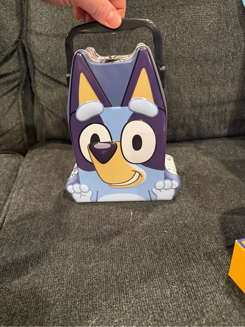 Bluey-Themed Blue Metal Lunchbox with Handle